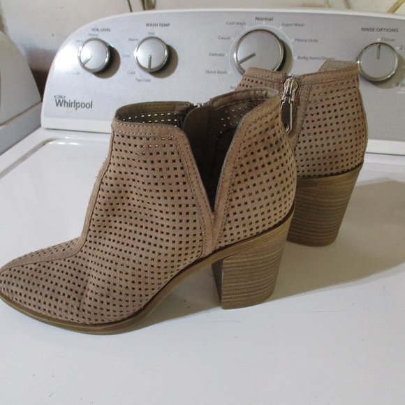 Women's Short Booties/ Size 7/ Tan Suede/3 1/4" Heels - Picture 5 of 6